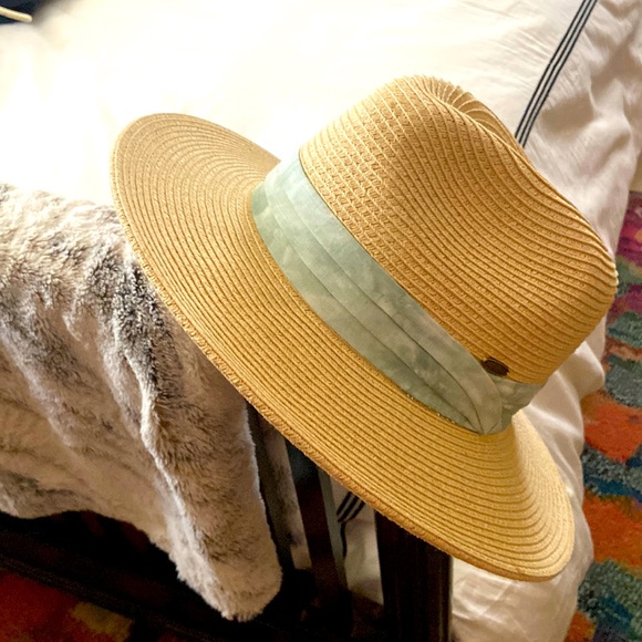 Cream colored Fedora. Wide brim. Light Blue Bandana. 🦋 - Picture 1 of 4